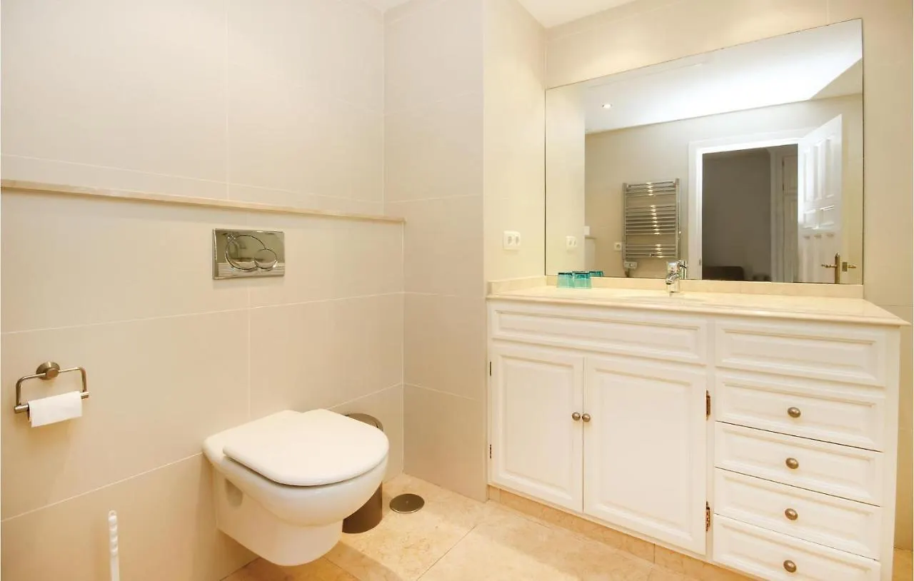 4 Bedroom Awesome Home In Marbella 0*,