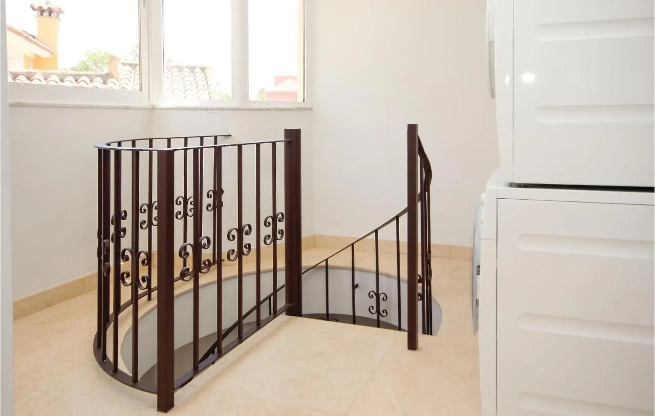 4 Bedroom Awesome Home In Marbella Spain