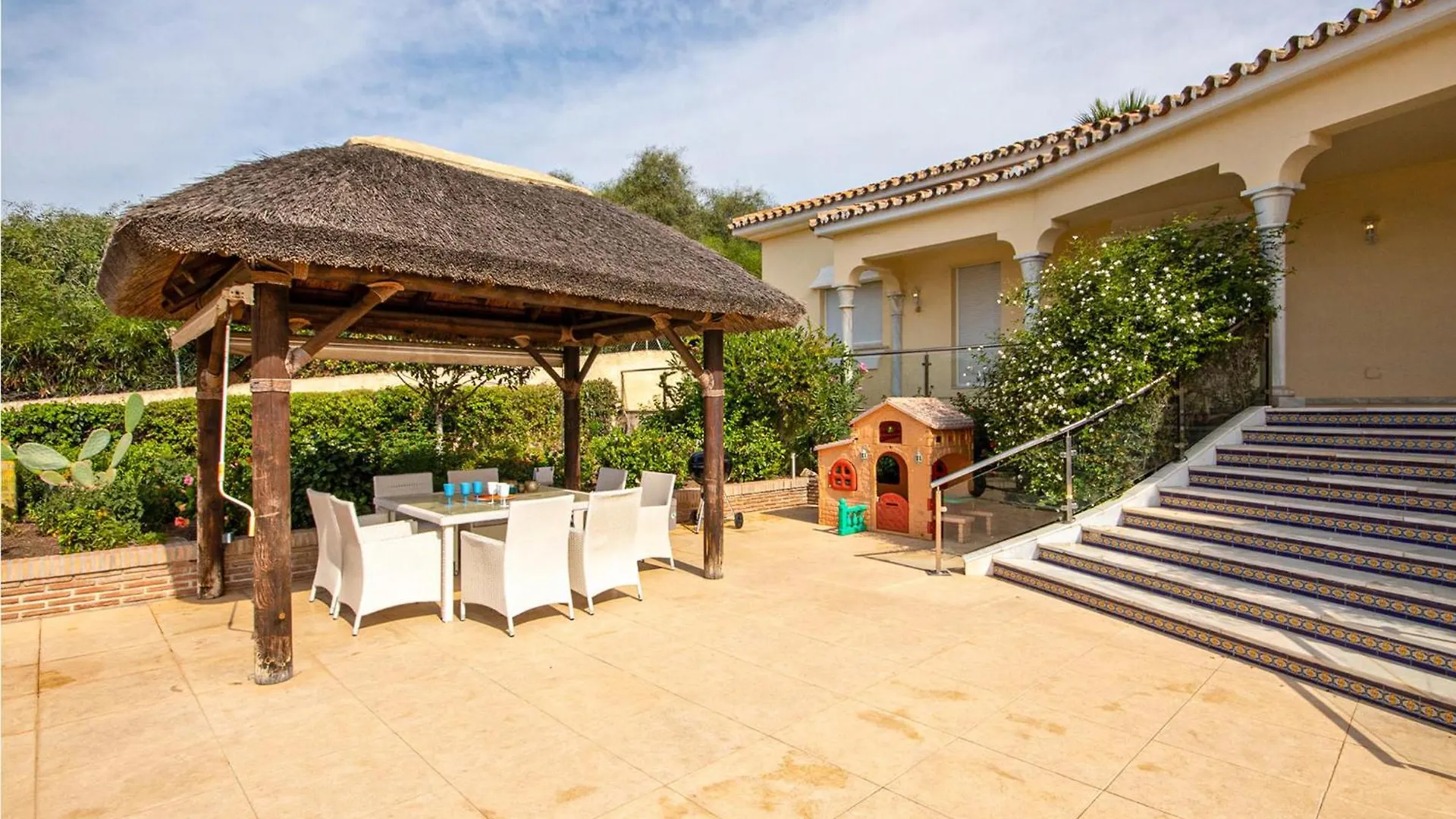 4 Bedroom Awesome Home In Marbella