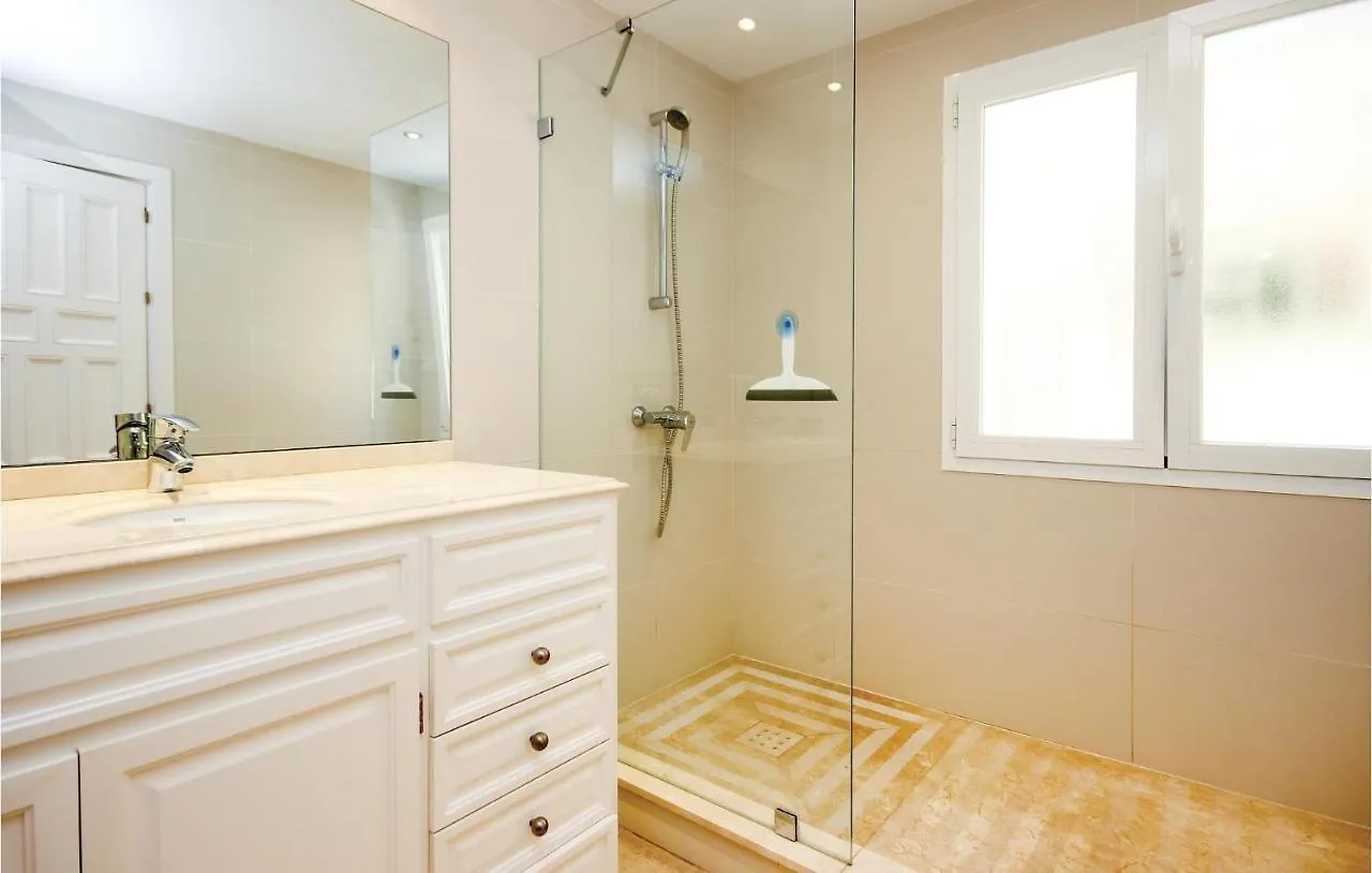 4 Bedroom Awesome Home In Marbella Casa vacanze